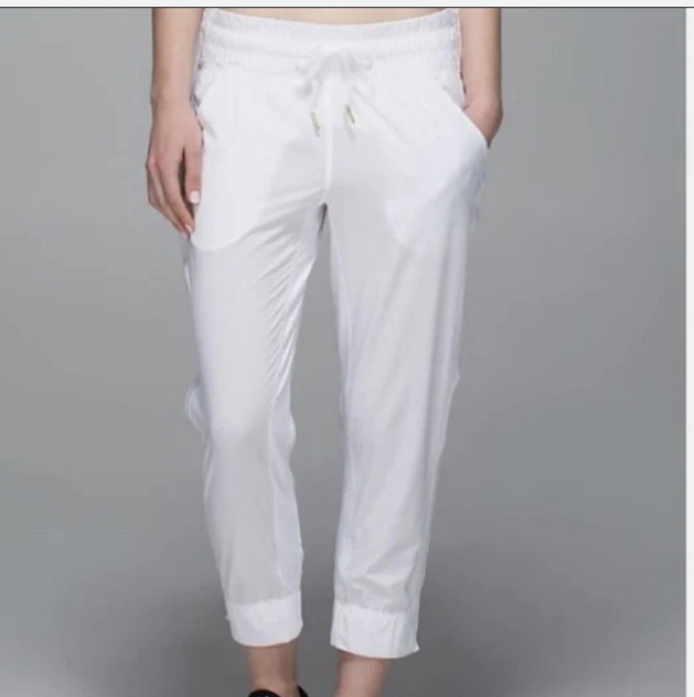 EUC: LULULEMON ATHLETICA, TEARAWAY PANT, SZ. 6.